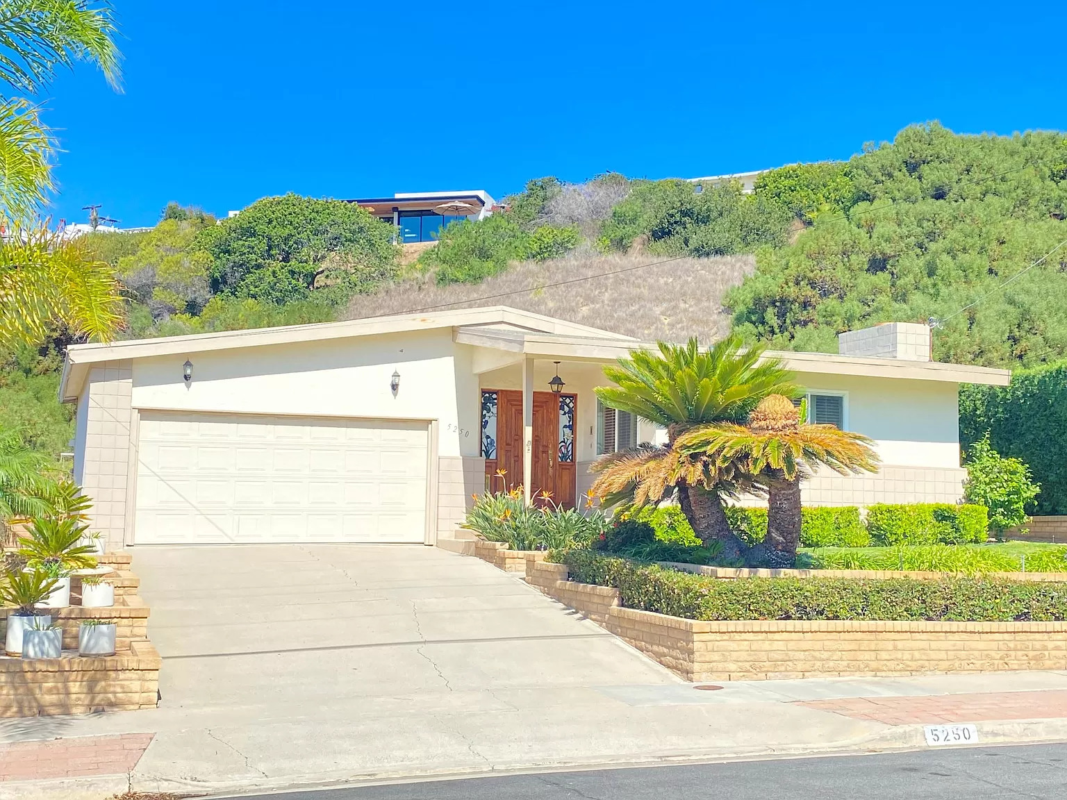 5250 Vickie Drive